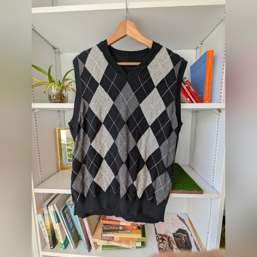 Knit Sweater Vest Argyle Club Room Black and Grey Academia Teacher Size Medium - Picture 2 of 7